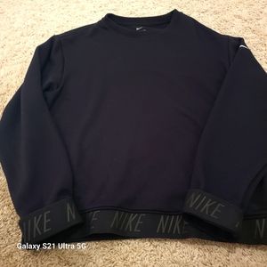 NEW Nike dri-fit sweatshirt with pockets. Womans small